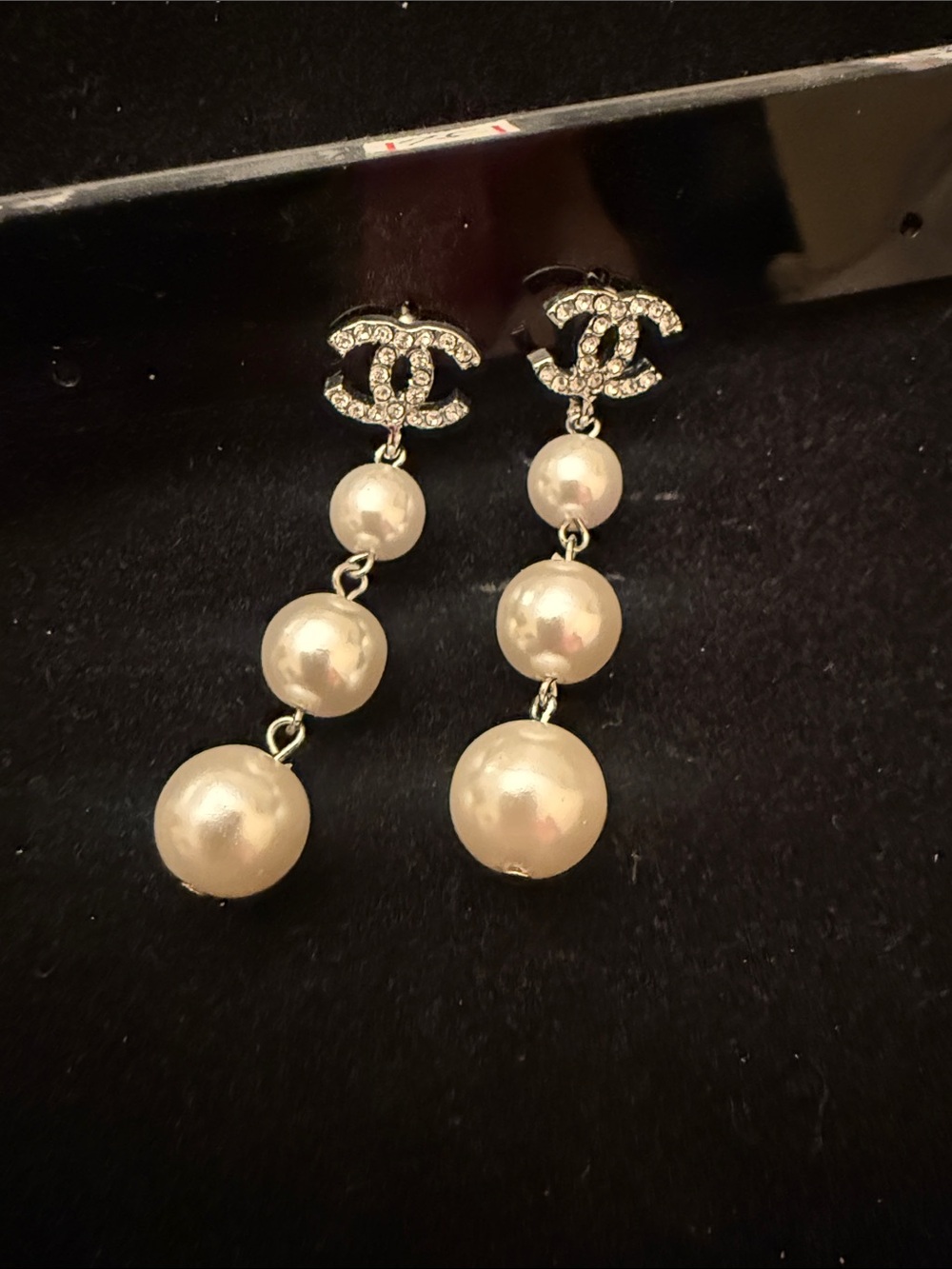 CrystalLogo Pearl Drop Earrings - White Pearls